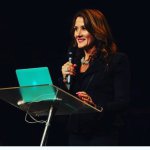 Кэролайн Лиф